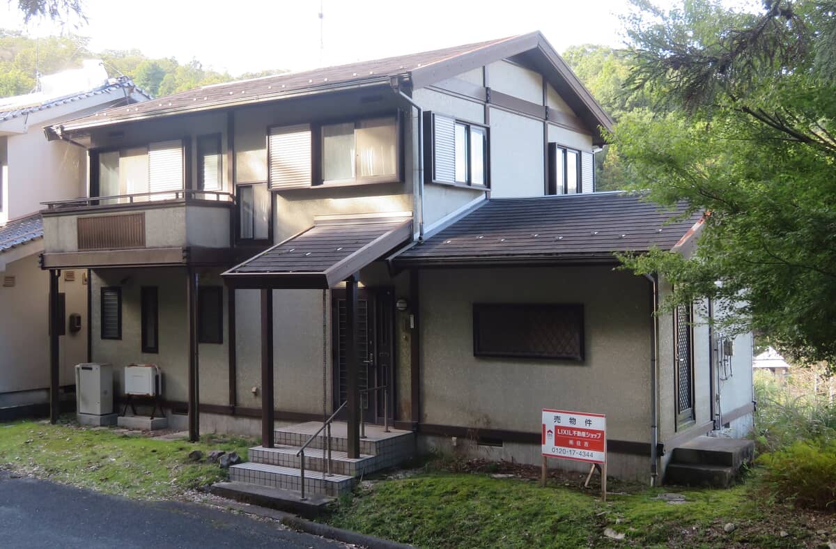 1990s wood house in Hiroshima