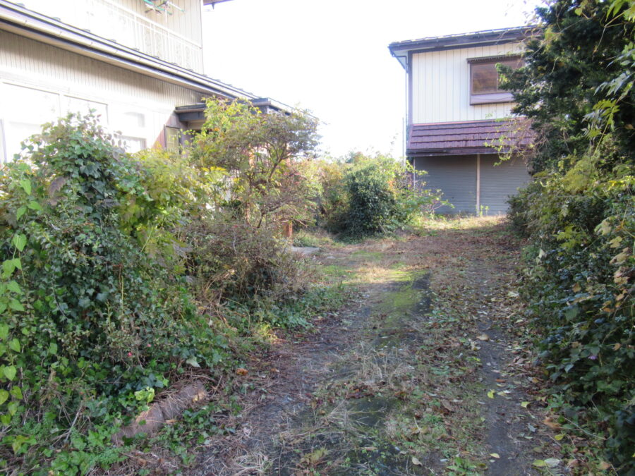 1970s wood house, 8-min walk to station, Aomori