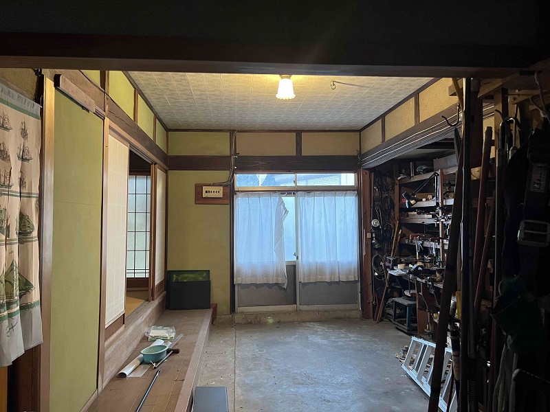 1960s wood house, 9-min walk to station, Tottori