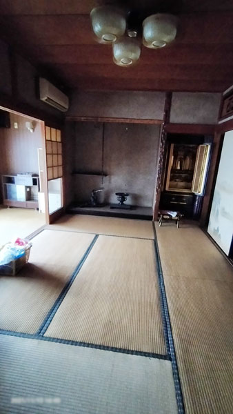 1970s wood house, 13-min walk to station, Nara