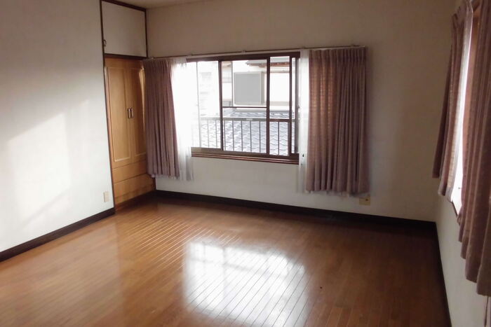 1990s wood house, 3-min walk to station, Kagawa