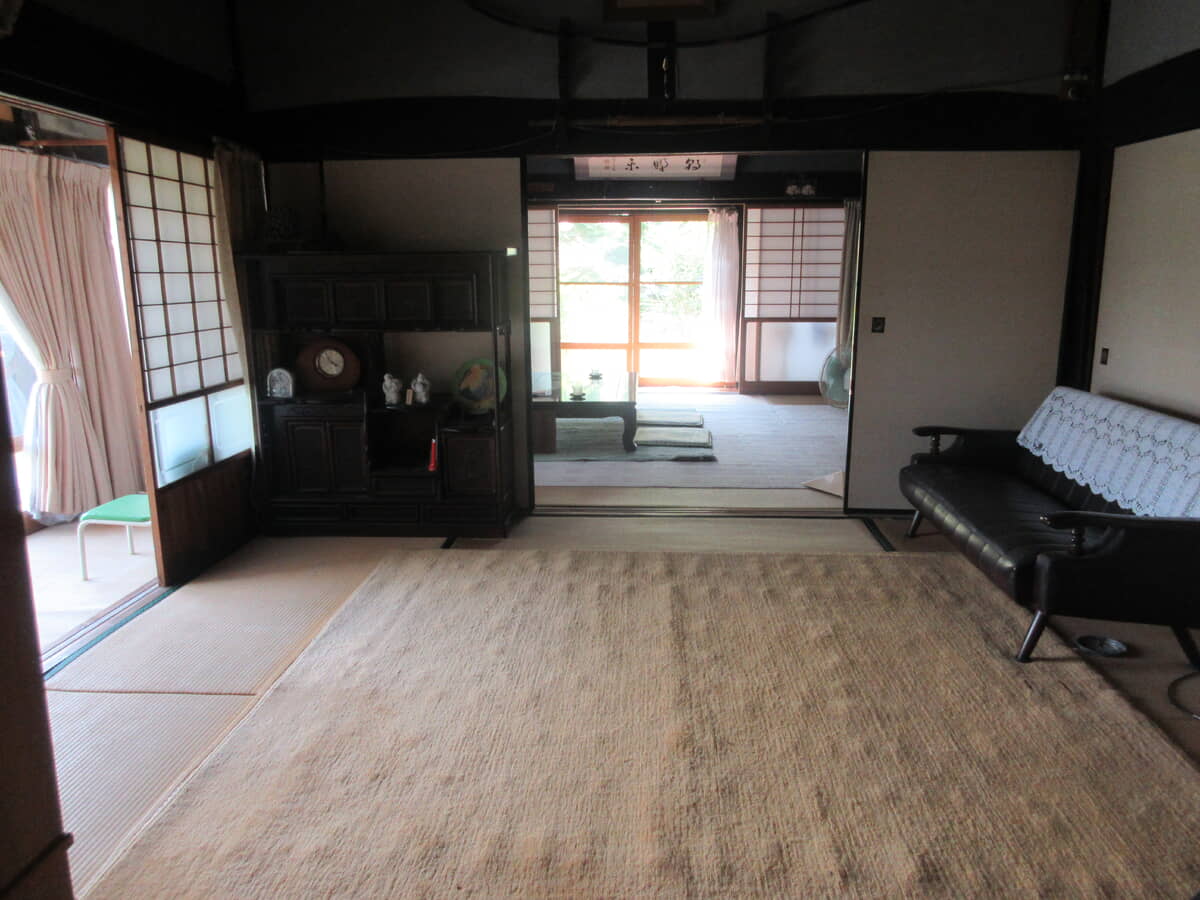 1880s wood house on a large plot in Hiroshima