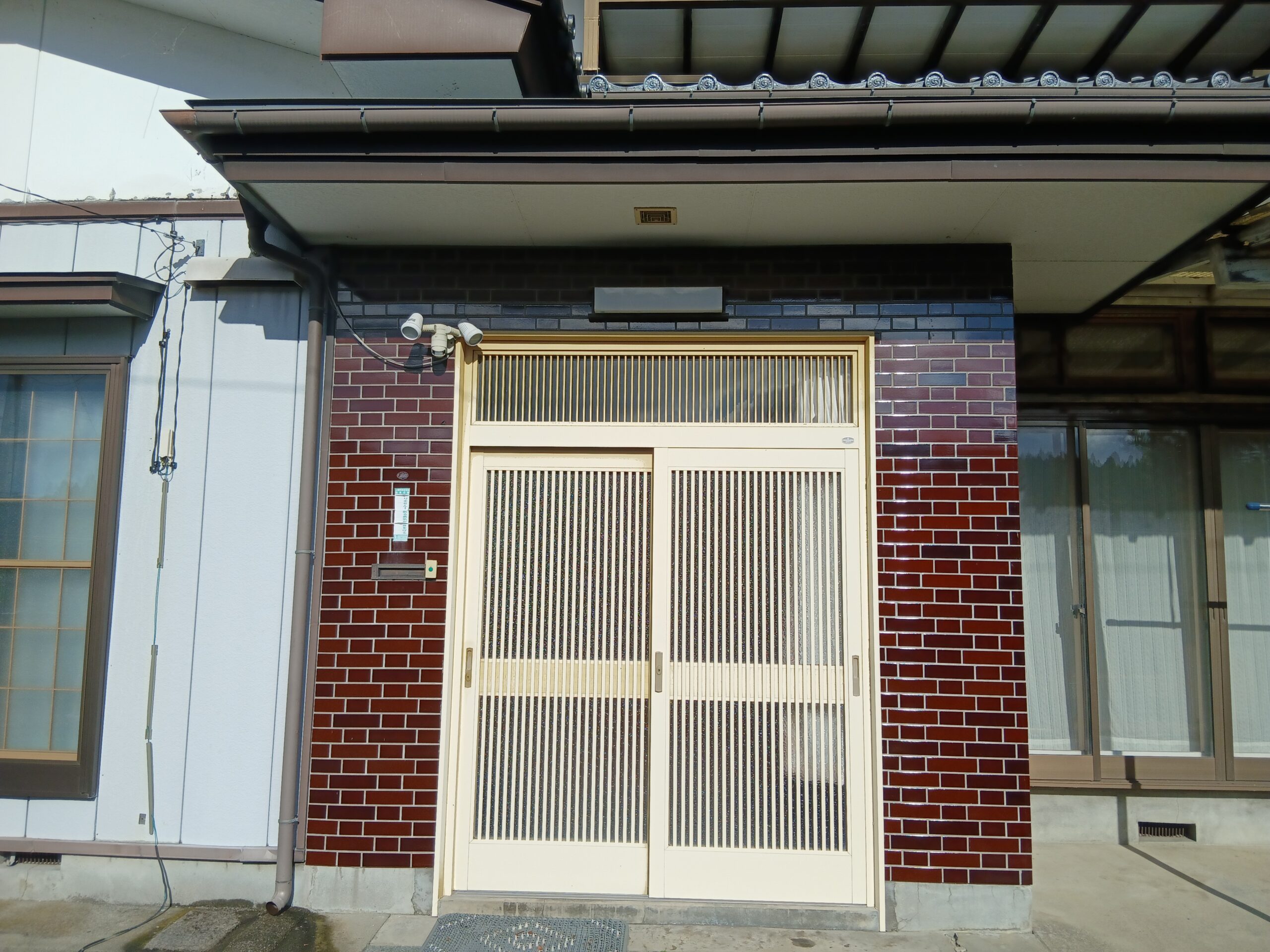 1950s wood house on a large plot in Iwate