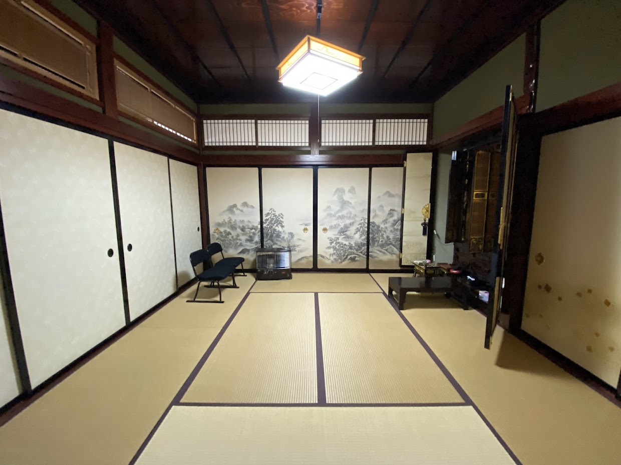 1970s wood house on a large plot in Toyama