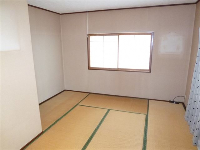 1970s wood house, 15-min walk to station, Aomori