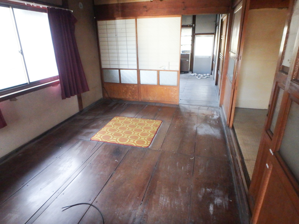 1950s wood house with outbuildings in Iwate