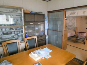 1970s wood house, 17-min walk to station, Shimane