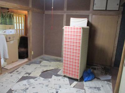 1970s wood house, 15-min walk to station, Ehime