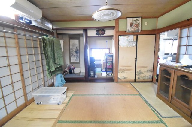 1990s wood house in Hamada, Kanoya, farmland, approval needed
