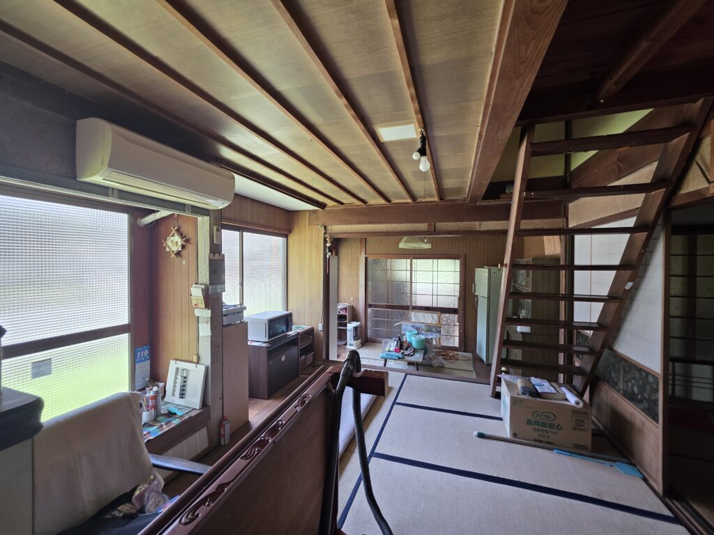 1960s wood house near the coast in Tango, Kyotango