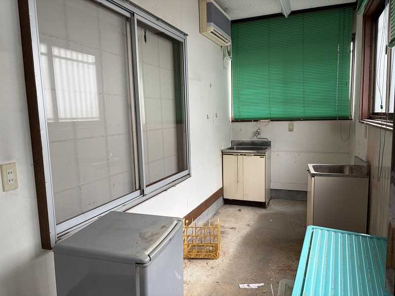 1970s wood house, 14-min walk to station, Niigata