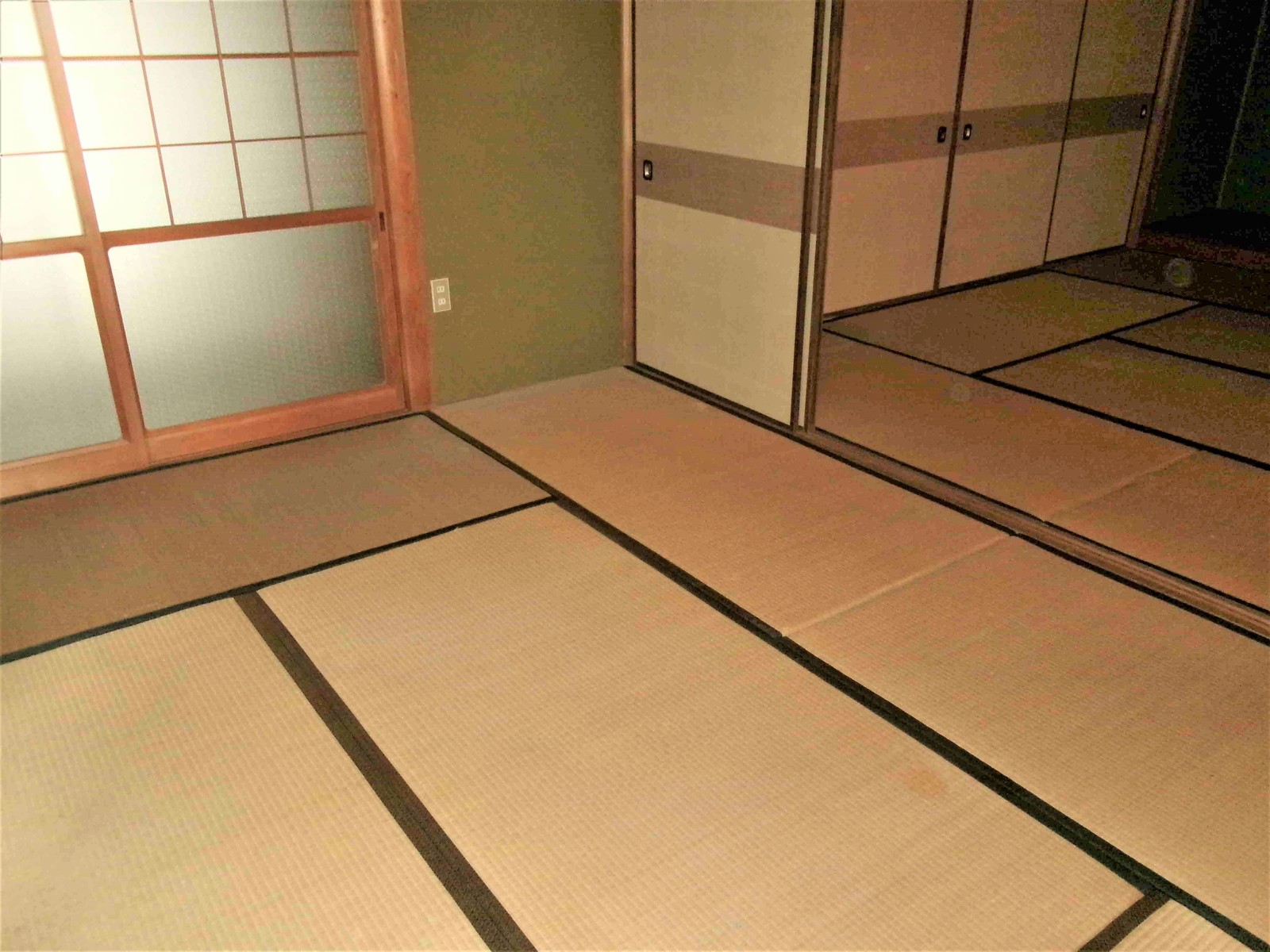 1970s house with storehouses in Hyogo