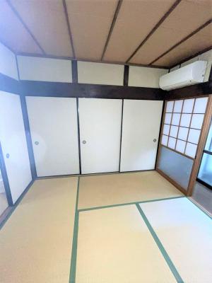 1970s wood house, 16-min walk to station, Shimane