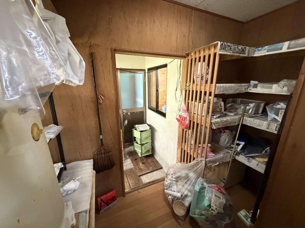 1980s wood house in Kushira, Kanoya, farmland, approval needed