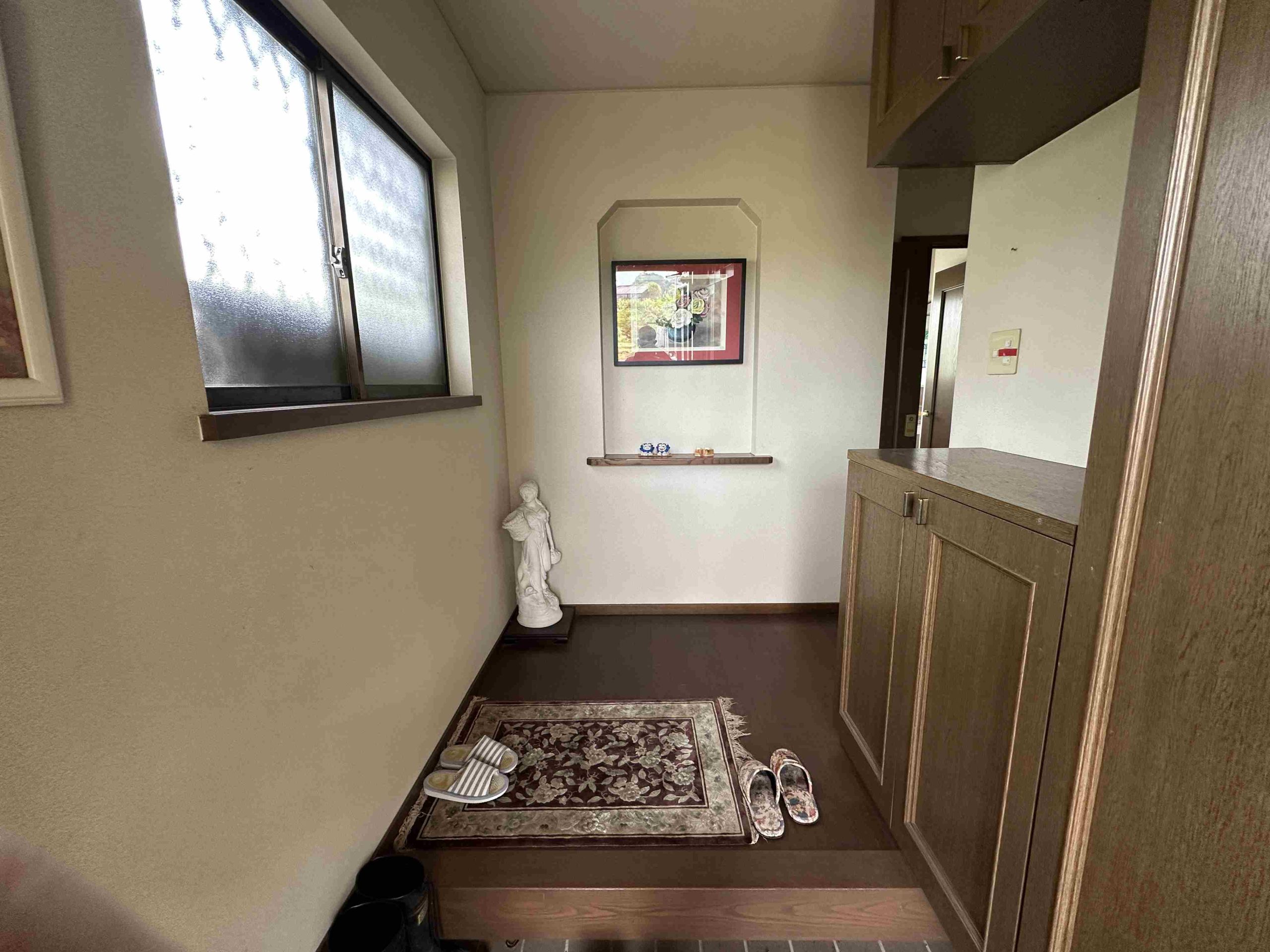 1990s wood house, 18-min walk to station, Gifu