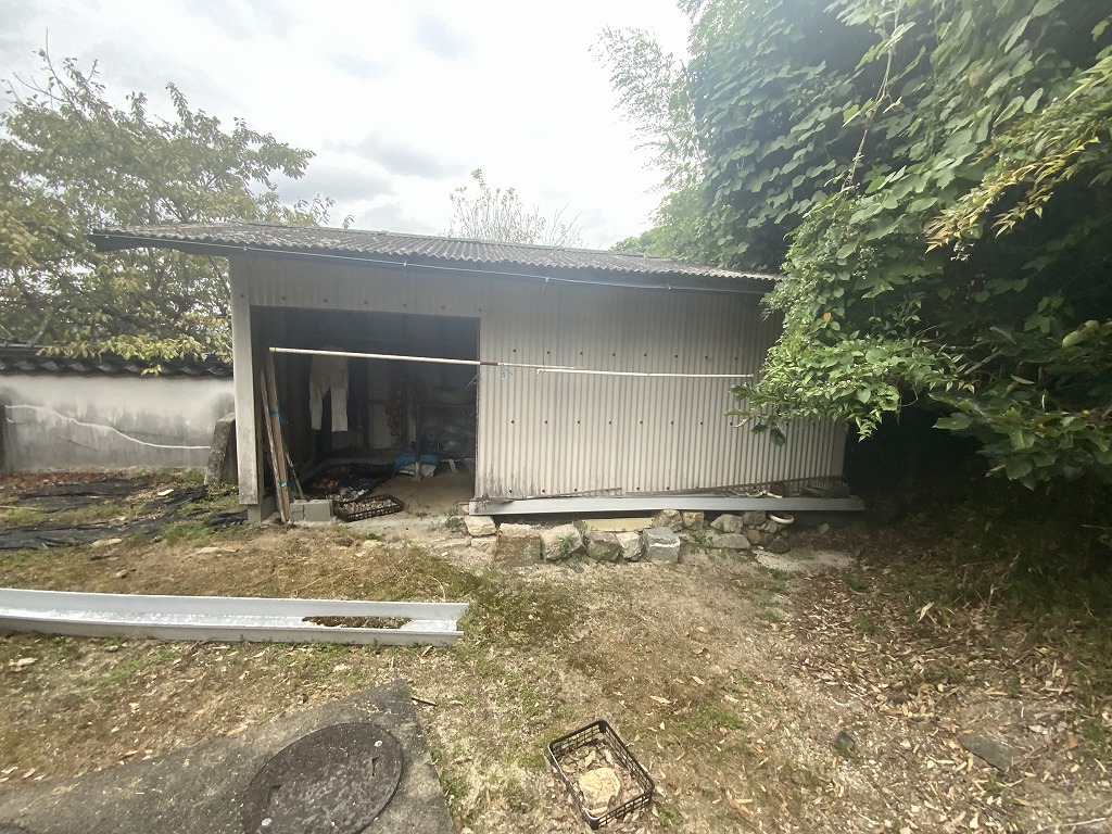 Wood house on a large plot in Yamaguchi