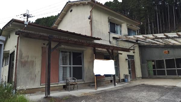 Wood house on a large plot in Hyogo