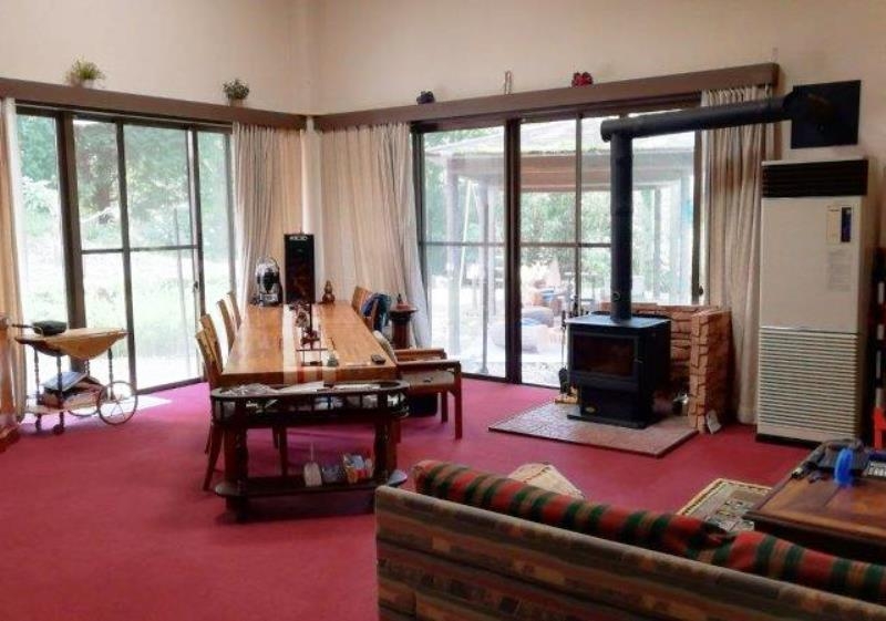 1980s steel-frame house on a large plot in Otohime, Aso