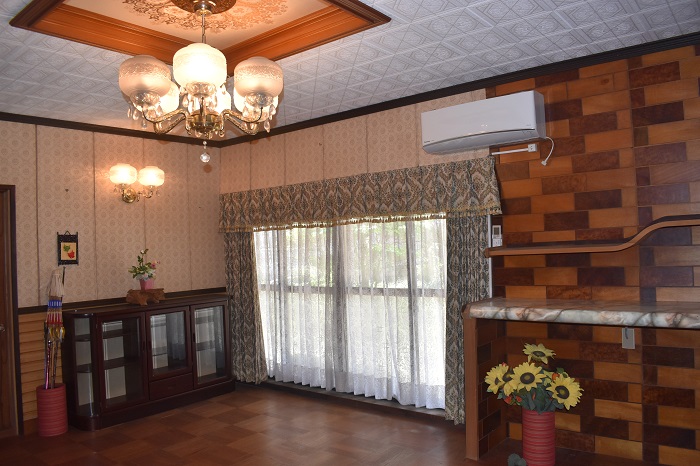 1970s wood house, 10-min walk to station, Tottori
