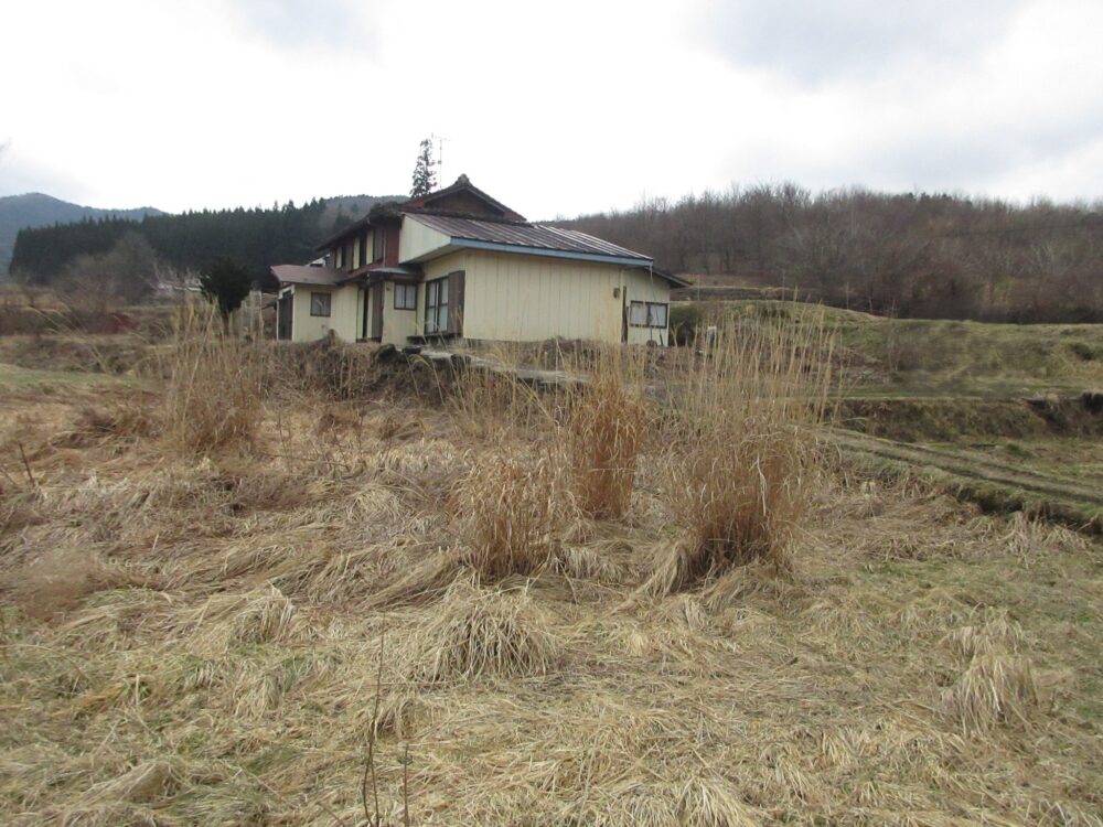 Wood house on a large plot in Iwate