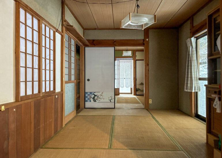 1970s wood house in Matsusaka Kahada