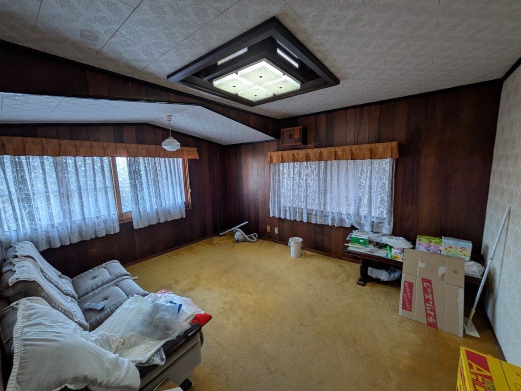 1970s wood house with storehouses in Nara