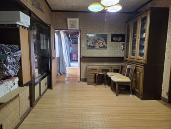 1970s wood house in Kaseda, Minamisatsuma, farmland, approval needed