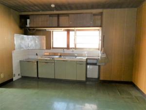 1960s wood house, 8-min walk to station, Shimane
