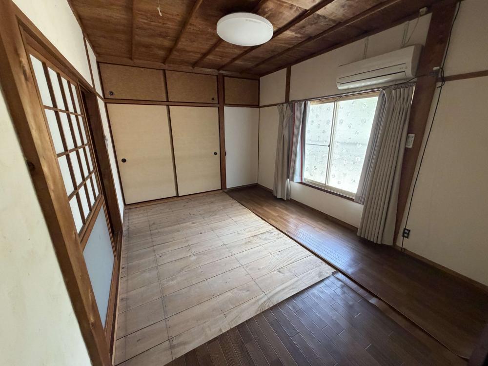 1970s wood house in Kanoya, Kagoshima