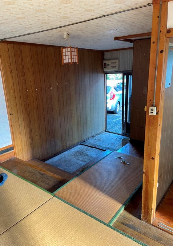 Wood house on a large plot in Niigata