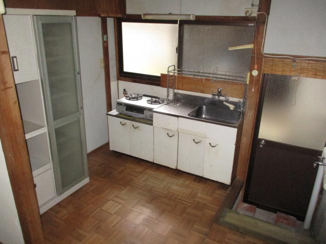 1960s wood house, 15-min walk to station, Okayama