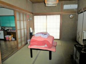 1970s wood house, 20-min walk to station, Shimane
