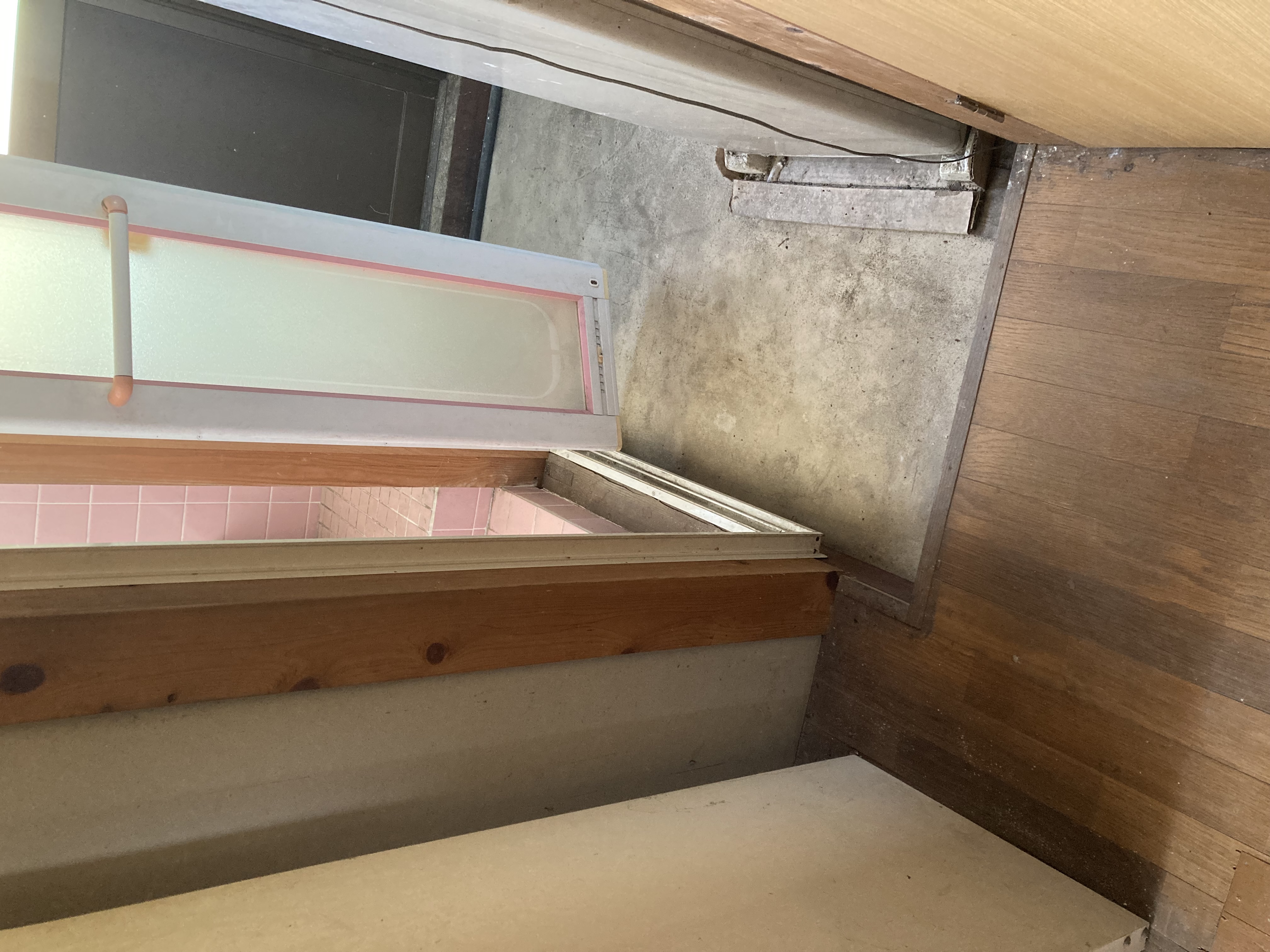 1960s concrete house, 18-min walk to station, Fukui