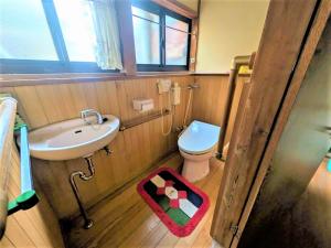 1970s wood house, 17-min walk to station, Shimane