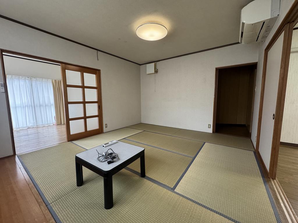 1970s wood house, 11-min walk to station, Nagano