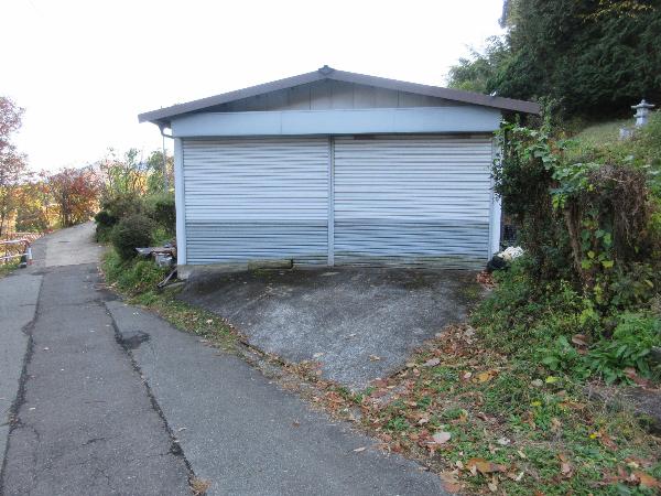 House with attached field