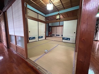 1960s house on a large plot in Osumi, Soo