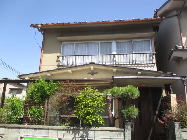 1970s wood house, 15-min walk to station, Okayama