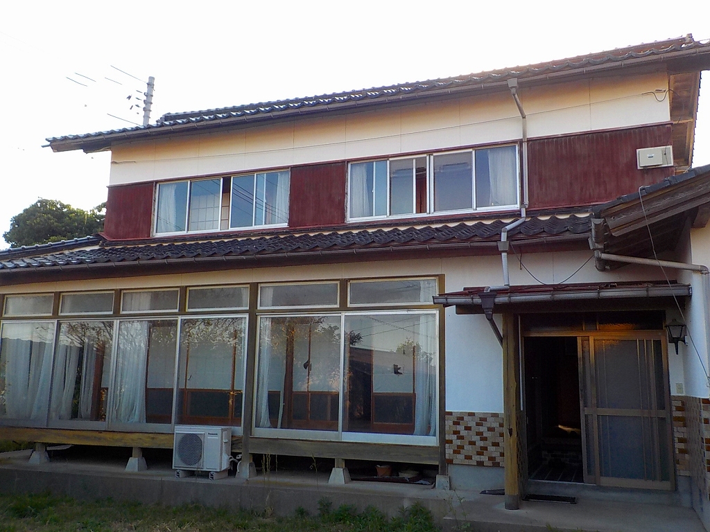 1970s house, 10-min walk to station, Tottori