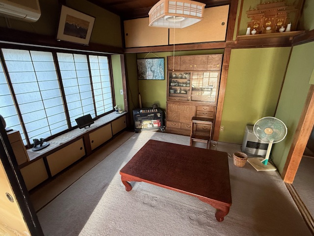 1950s wood house, 16-min walk to station, Nagano