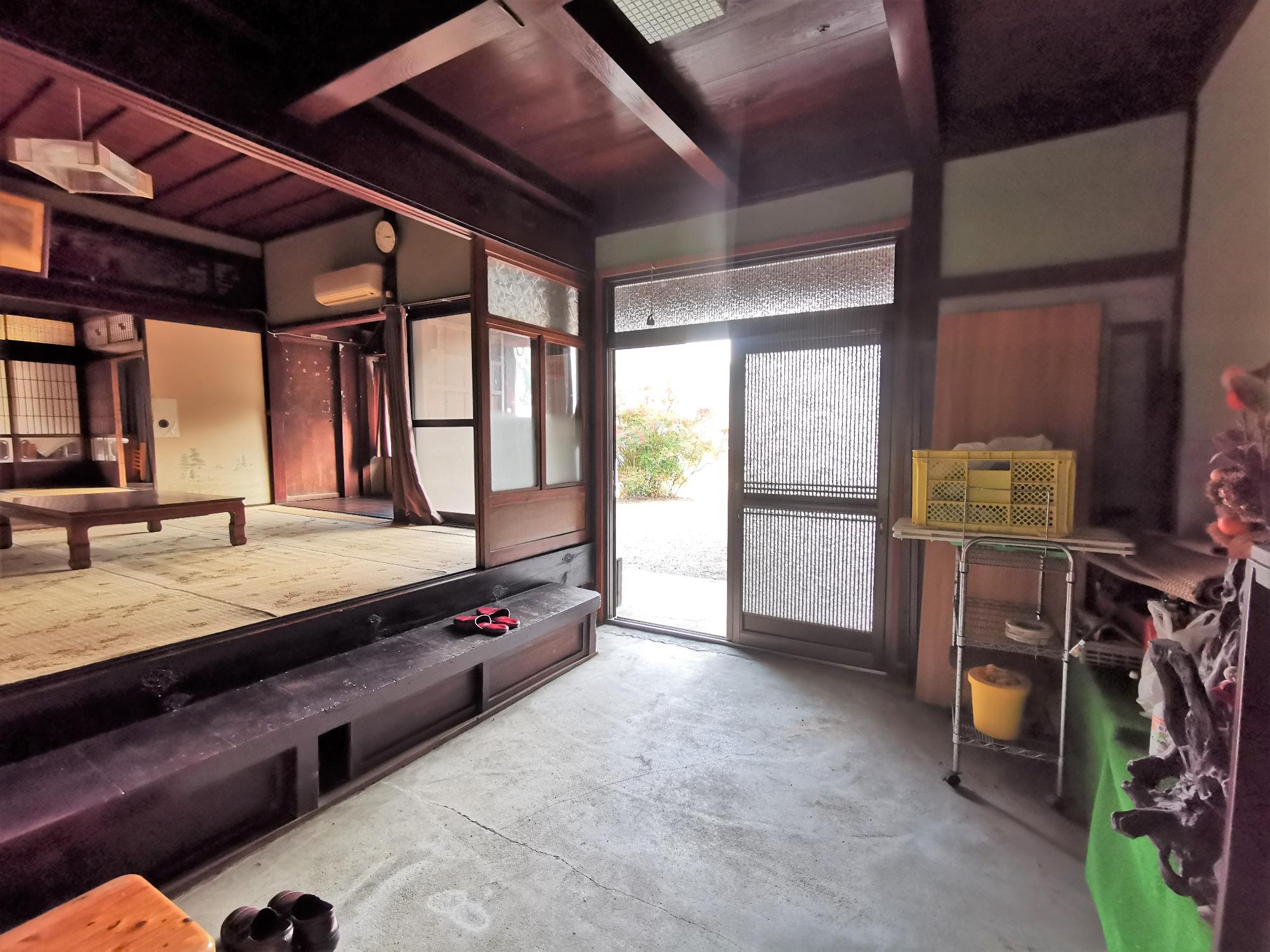Wood house with outbuildings in Fukuoka