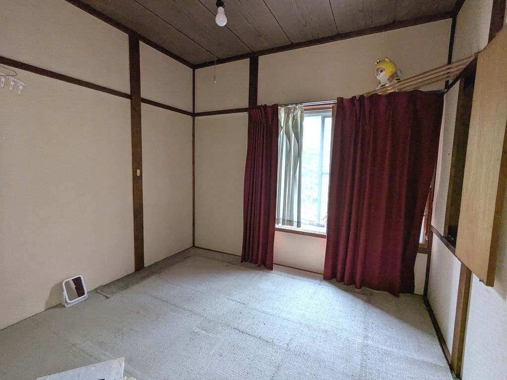1970s wood house, 5-min walk to station, Aomori