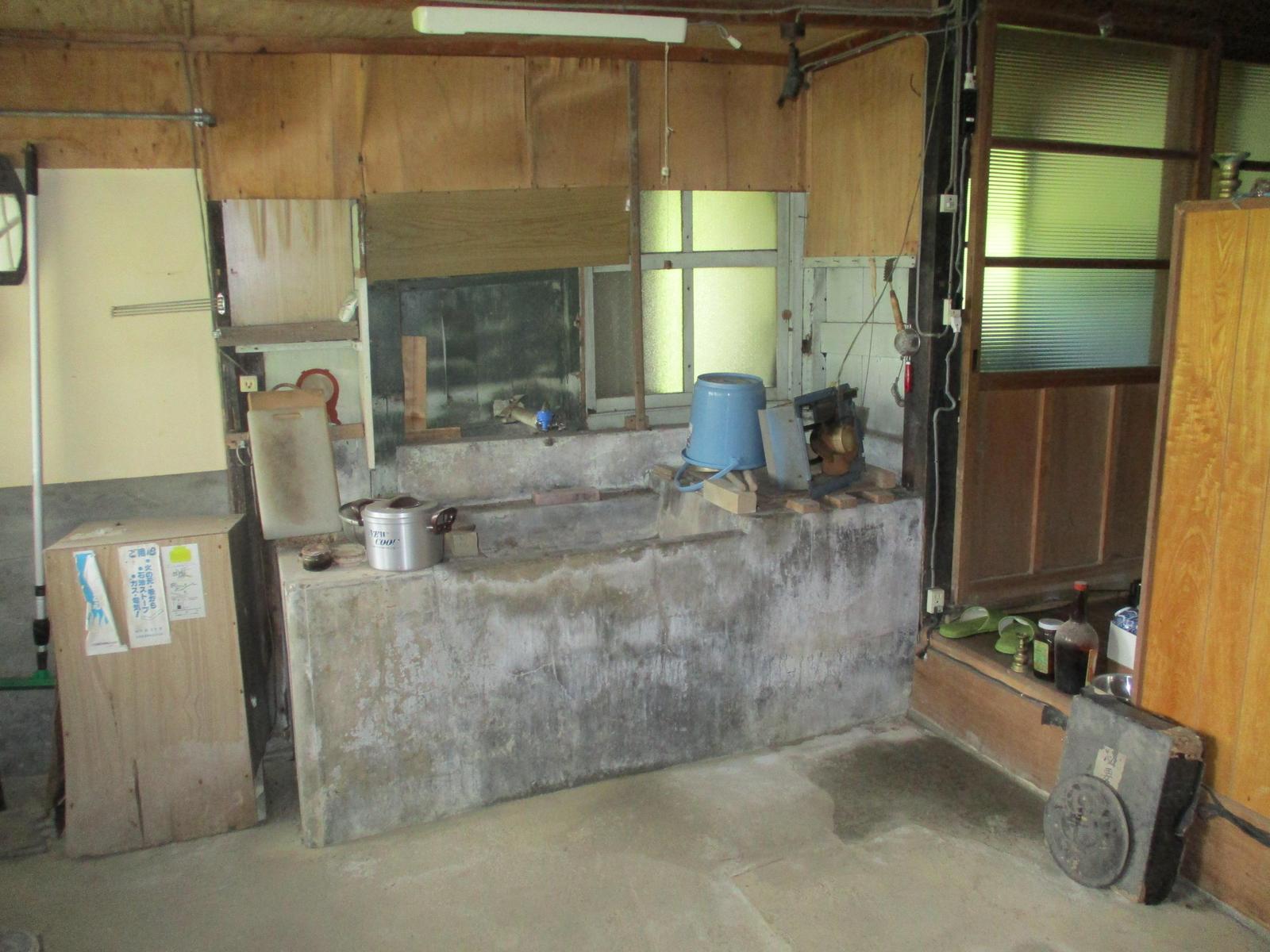 1960s wood house on a large plot in Hyogo