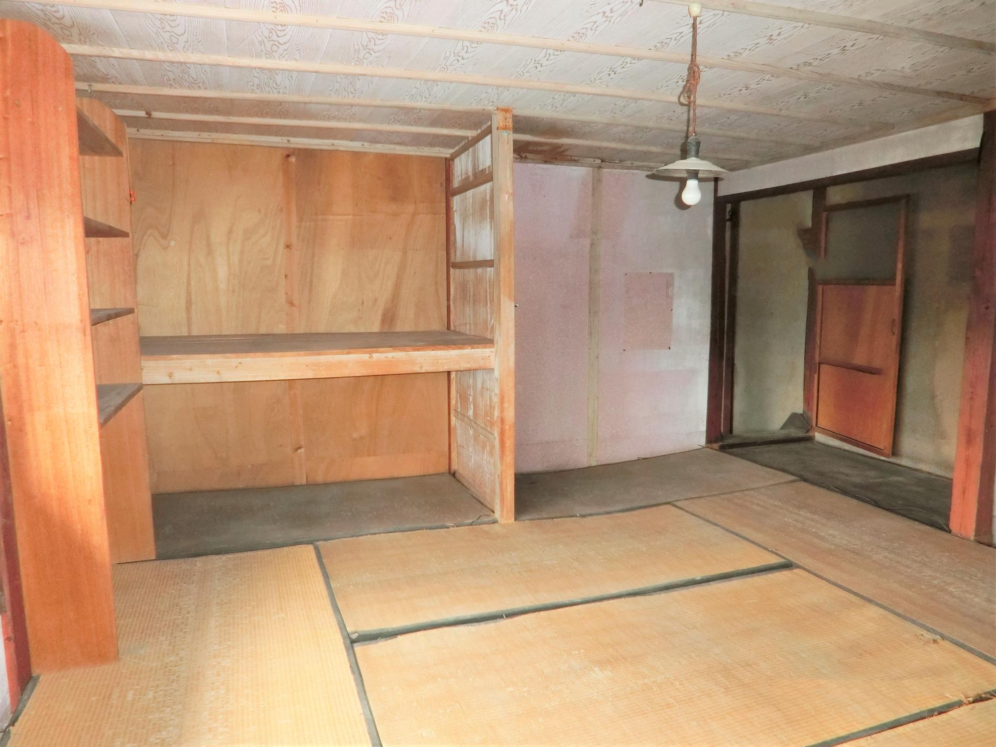 1920s wood house with storehouses in Fukuoka