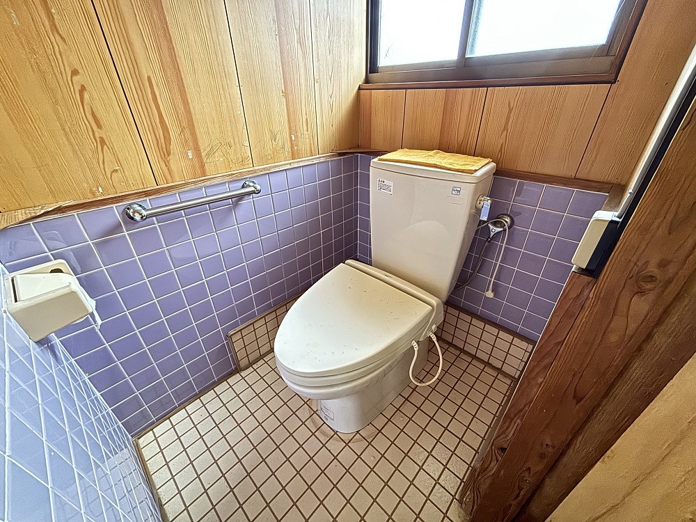 1950s wood house near the coast in Junicho, Ibusuki