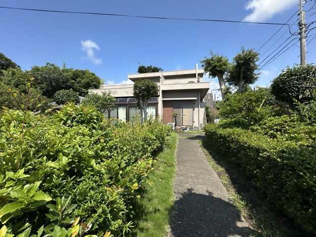 Concrete house near the coast in Ei, Minamikyushu