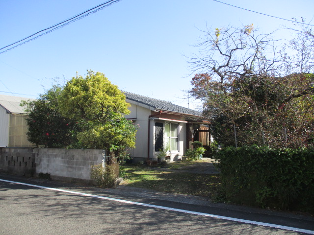 1970s wood house in Higashiichiki, Hioki, farmland, approval needed