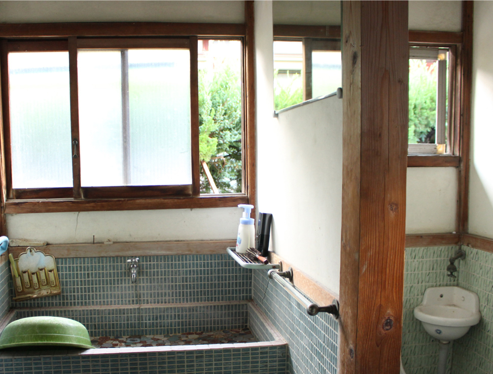 Wood house in Shiga
