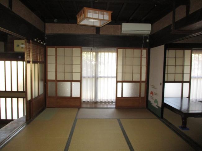 Wood house on a large plot in Okayama