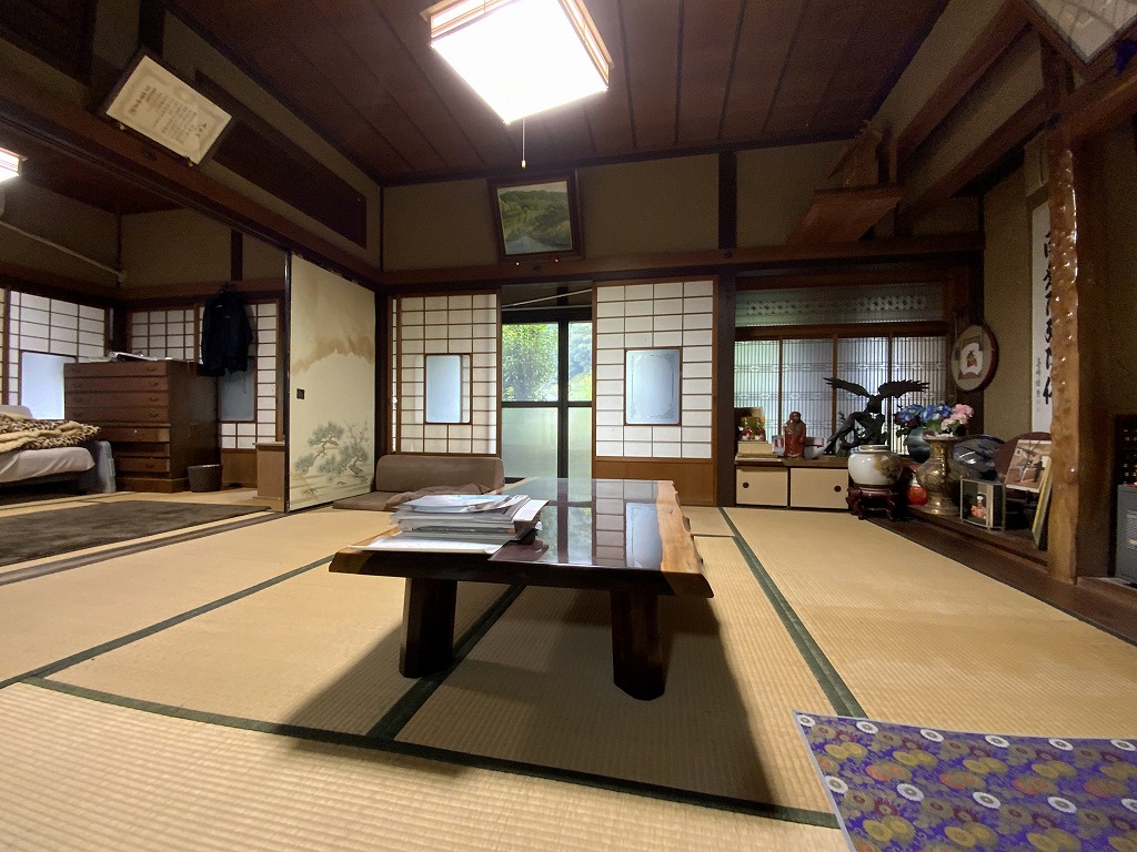 1940s wood house on a large plot in Yamaguchi